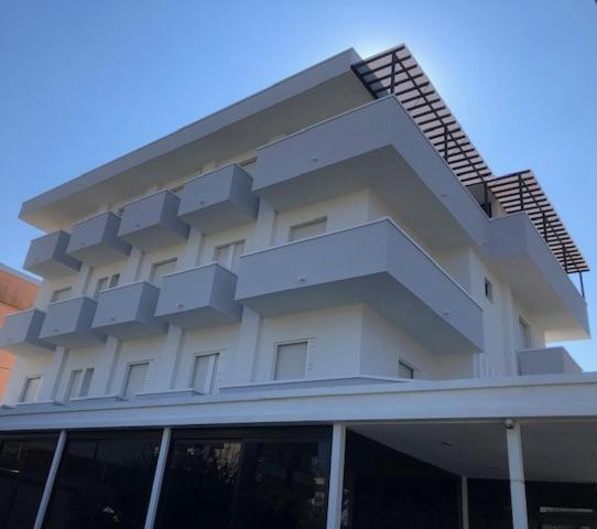 Hotel Pigalle Riccione Eksteriør billede