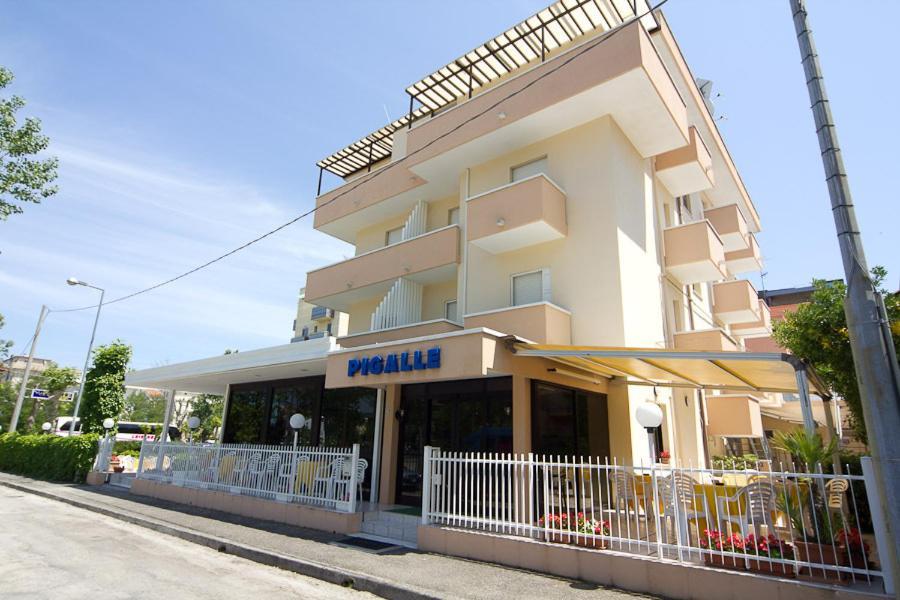 Hotel Pigalle Riccione Eksteriør billede